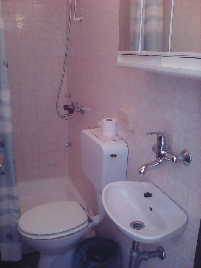 Dvokrevetna Soba S Balkonom I Kuhinjom 1 Apartamento Podgora Exterior foto